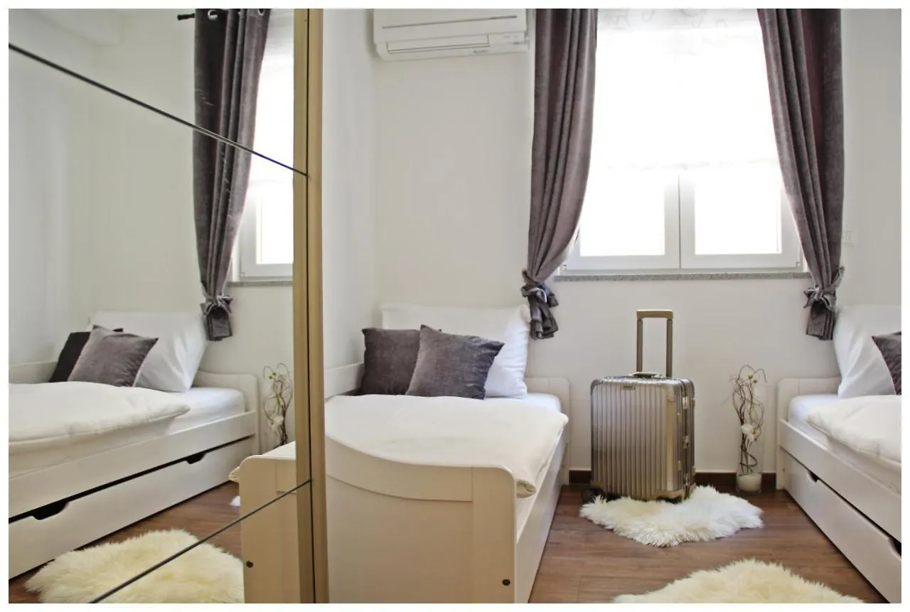 Apartment Klara Trogir