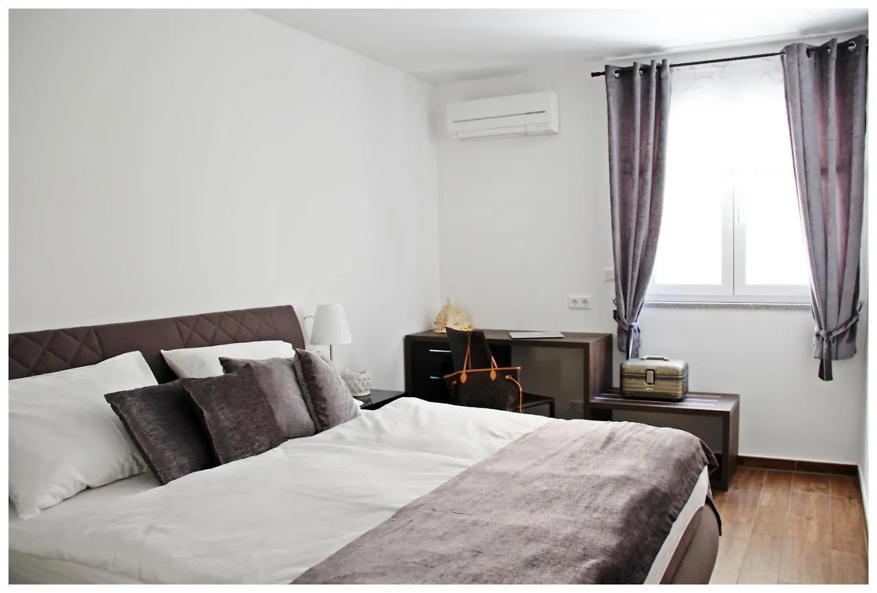 Apartment Klara Trogir