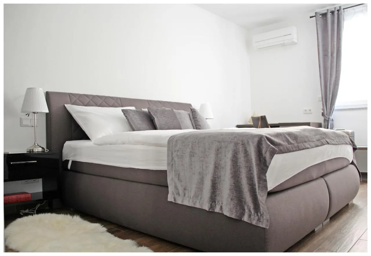 Apartment Klara Trogir