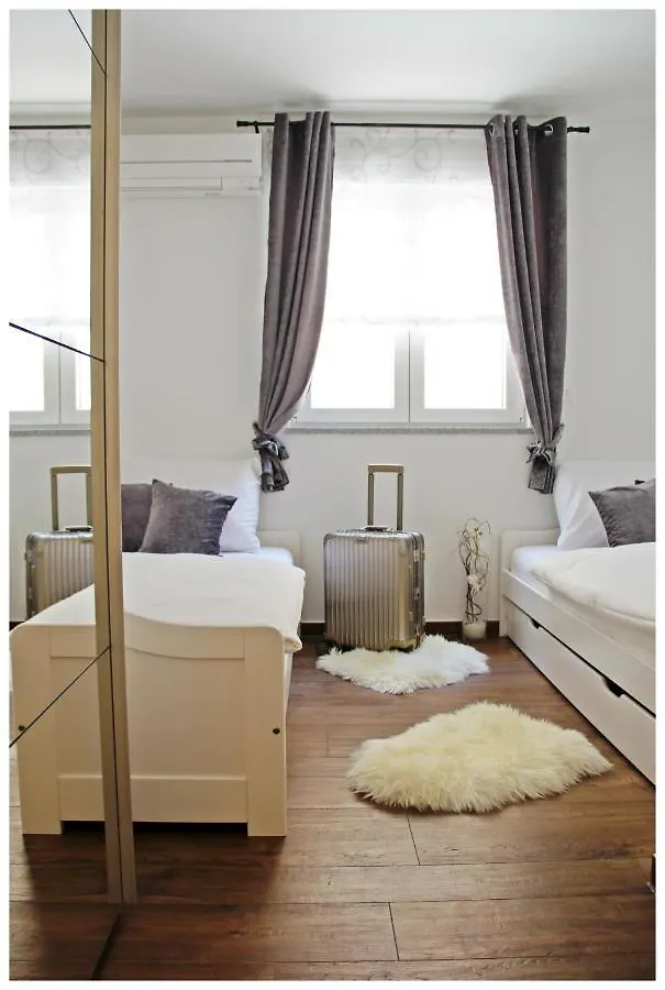 Apartment Klara Trogir
